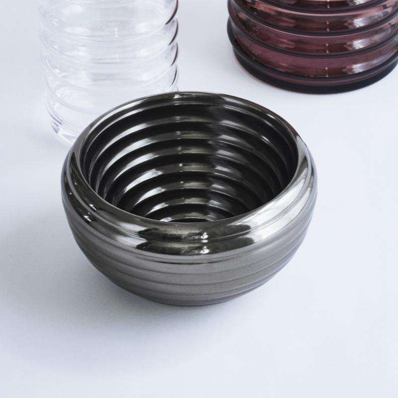 Louise Roe Ruth bol métal