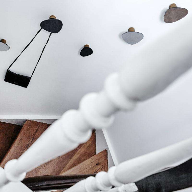 LIND DNA wall dot curve light grey large